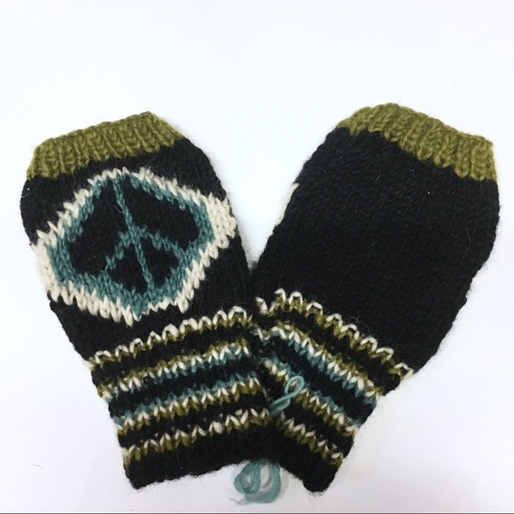 Gypsy Rose Accessories - Vintage hippie boho knit peace sign hand warmers A
